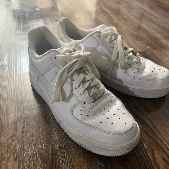 🚨AF1🚨classic White Nikes women’s size 8Nike Air Force 1 - Picture 3 of 7
